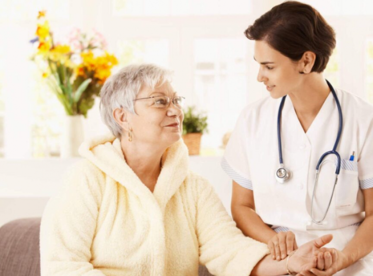 Dịch vụ chăm sóc sức khỏe tại nhà cho người cao tuổi