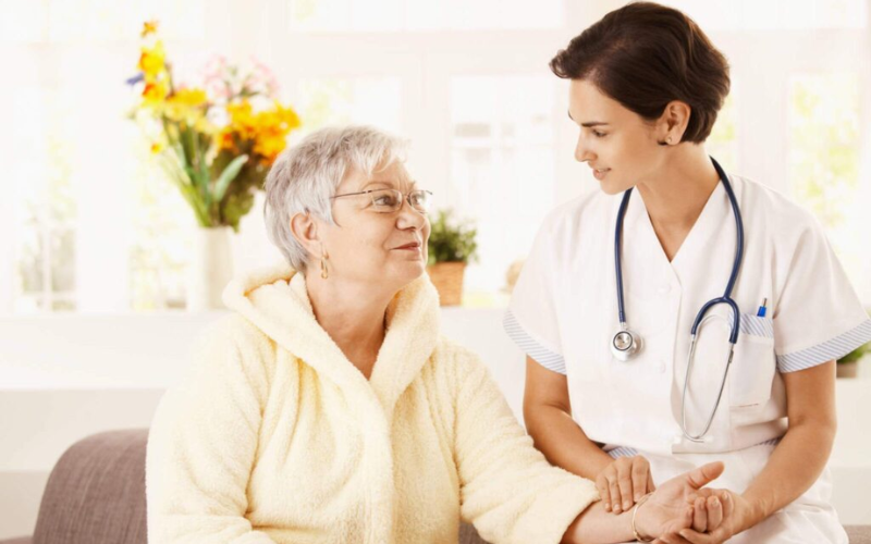 Dịch vụ chăm sóc sức khỏe tại nhà cho người cao tuổi 
